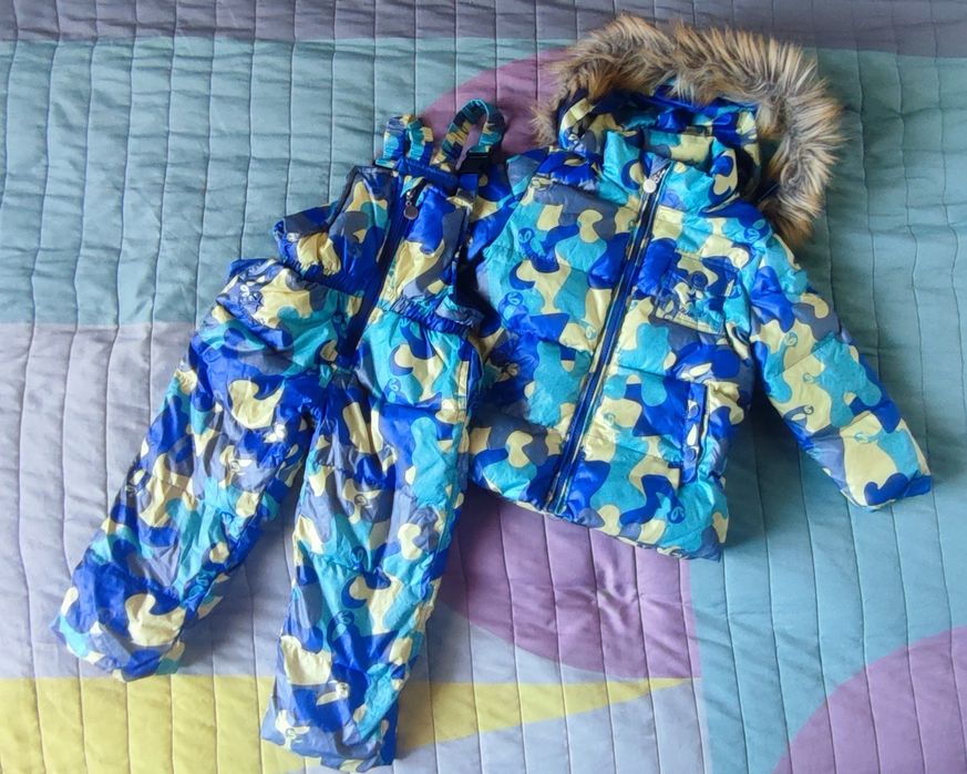 Комбінезон пуховик в ідеальному стані на 1-2 р (86 р)