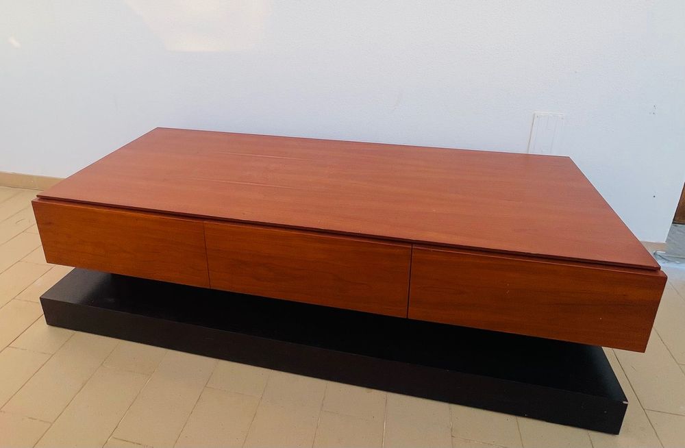 Vendo conjunto de mobiliário de sala os móveis encontram-se em bom  estado.