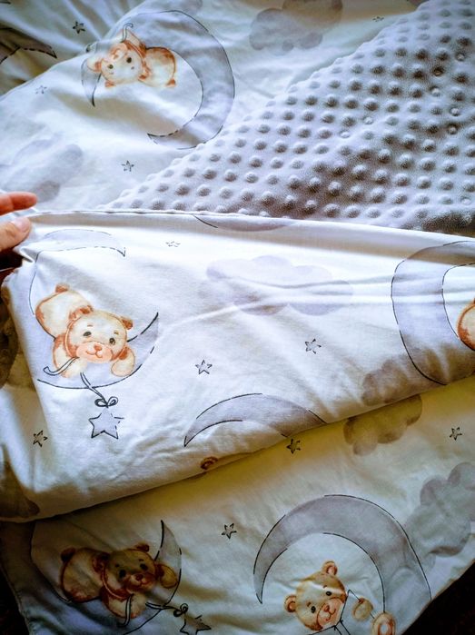 Продам два набори для двійні в колиску