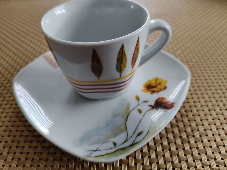 Filiżanka ze spodkiem zestaw