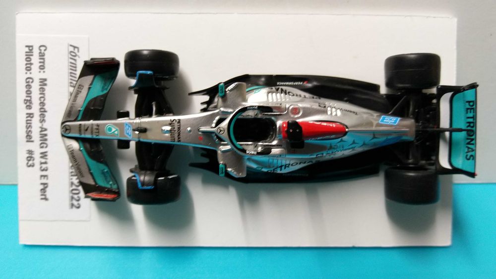 Mercedes - AMG W13 E Performance #63 Russell - Mundial Fórmula 1 2022 - Miniatura Bburago 1/43