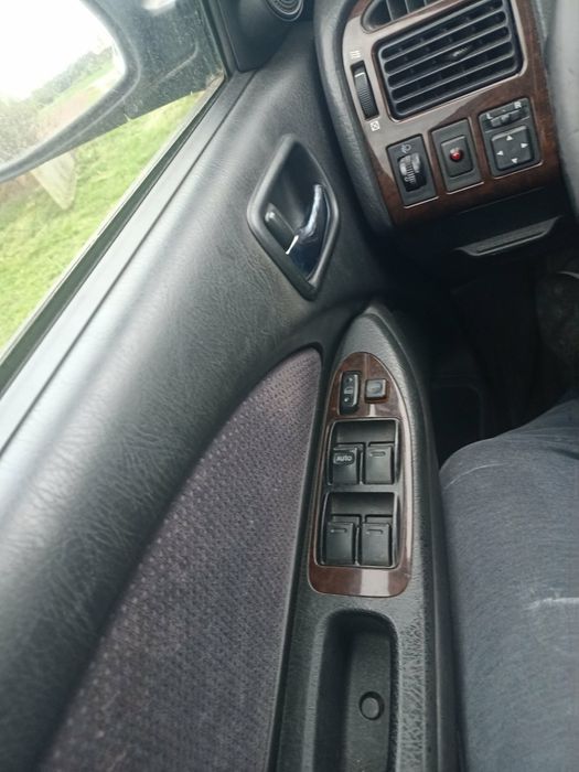 Sprzedam Toyote  Avensis