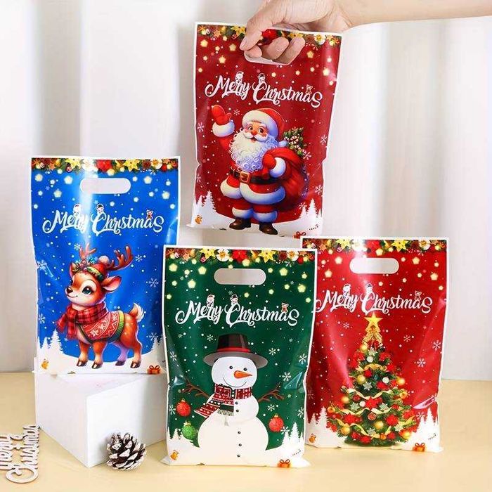Різдвяні подарункові пакети (новорічні) 25 штук в комплекті.