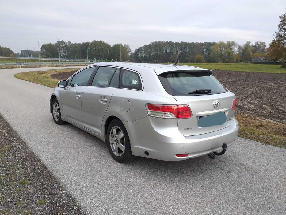 Toyota Avensis 1.8 benzynagaz,2010 rok, elastyczna cena