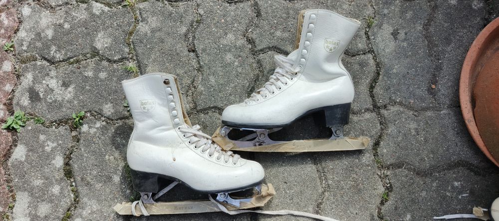 Łyżwy figurowe skórzane  Botas