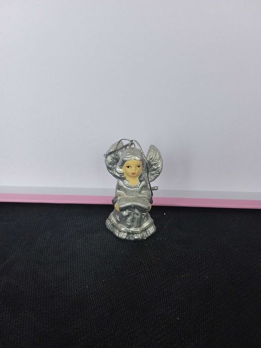 Aniołek z srebrną harmonią – figurka