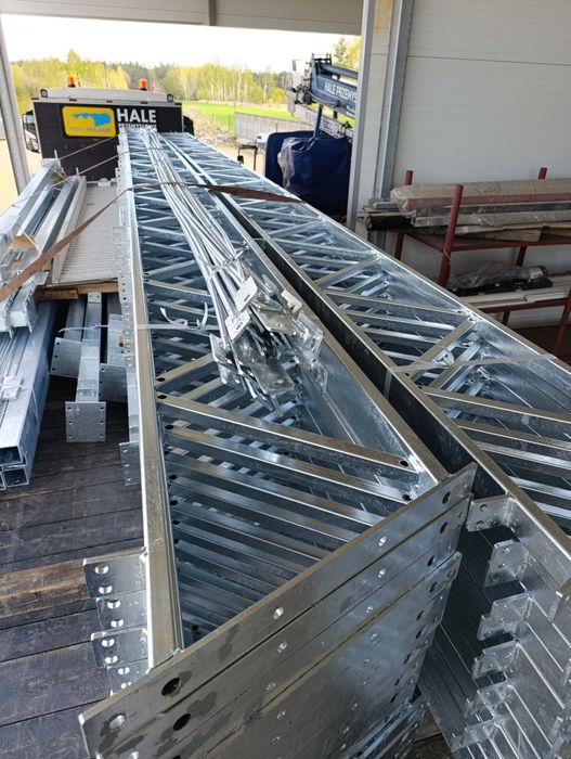 Kratownice dachowe 15.90m  dwu spad nowa