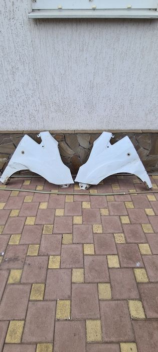 Крылья,крила,запчастини Ford courier,курьєр 2015 рік