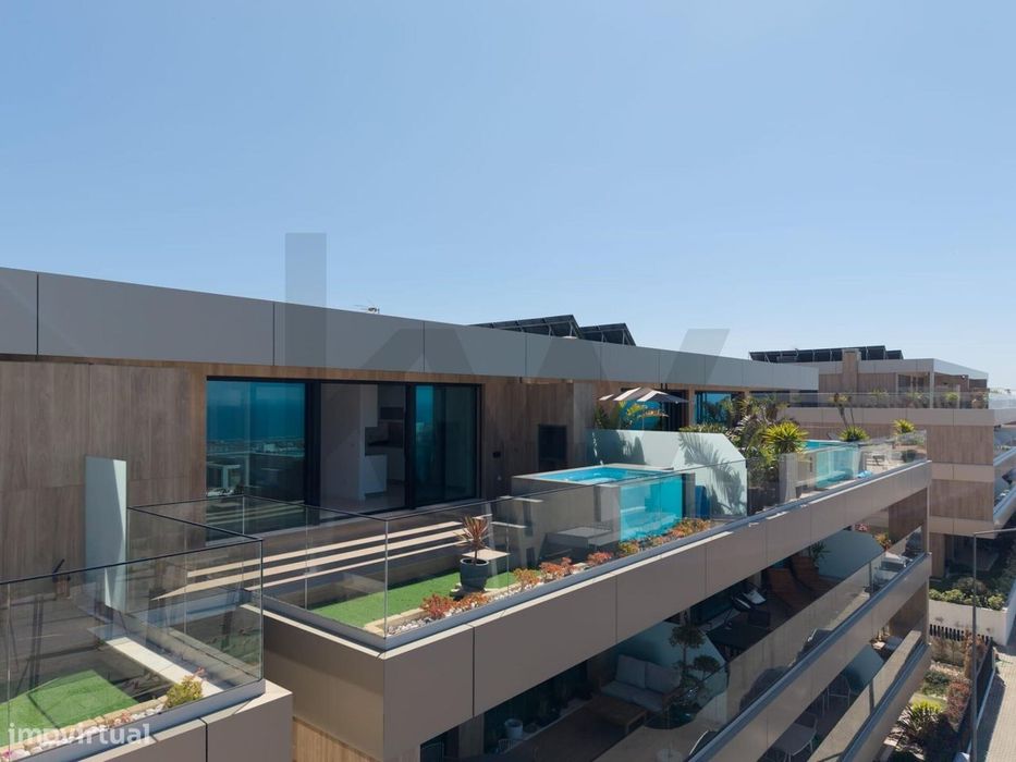 Penthouse T2 de Luxo com Terraço e Jacuzzi Privado | Vista Mar 180º