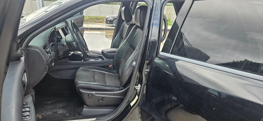Dodge Durango III LIFT 2021- Fotel Fotele kanapa 2 rząd 3 rząd Tapicerka Boczki drzwi podłoga środek kolor czarny SKÓRA WELUR ZAMSZ 7 OSÓB grzane fotele