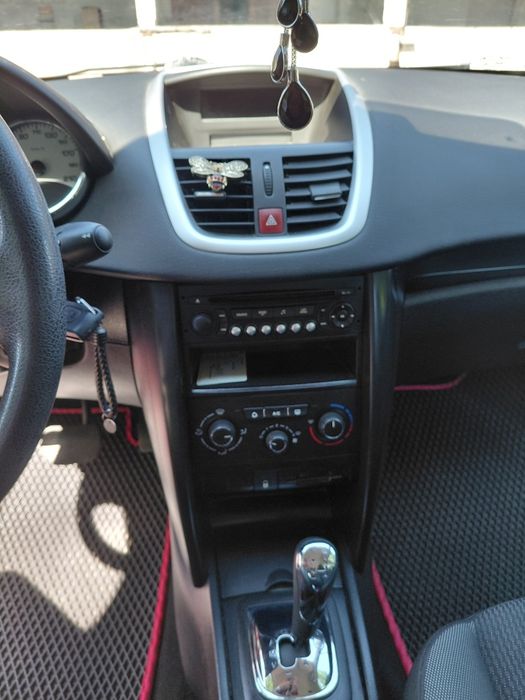 Peugeot 207 1,4AT