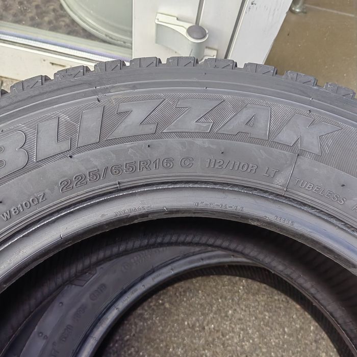 225/65R16C 112/110R Bridgestone Blizzak W810 pojedyncza  zimowa BUS
