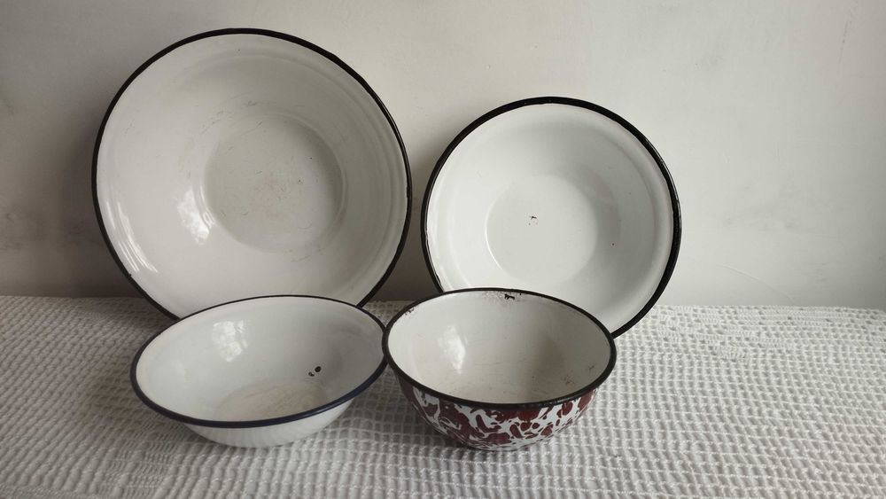 Stare miseczki emaliowane