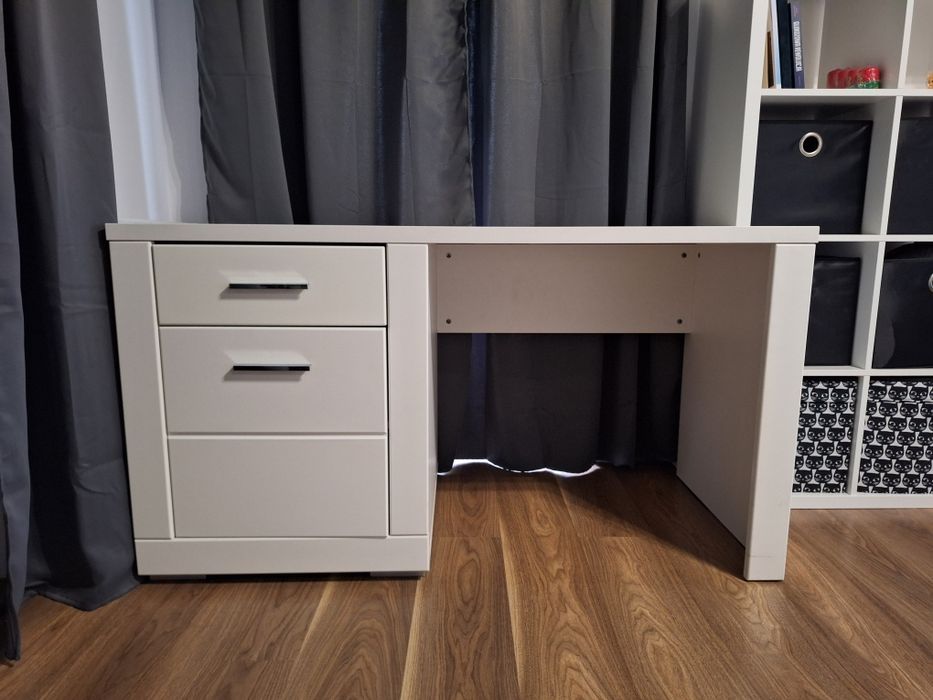 Biurko SNOW w bardzo dobrym stanie