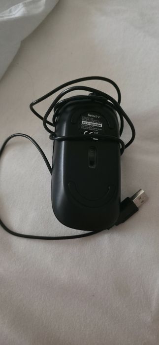 Wired mouse.           .64284593034625121