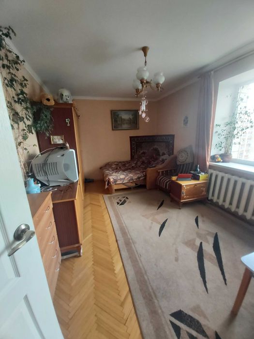 Продаж 3-х кімн. квартири Левка Лукьяненка 18,  біля М Минська