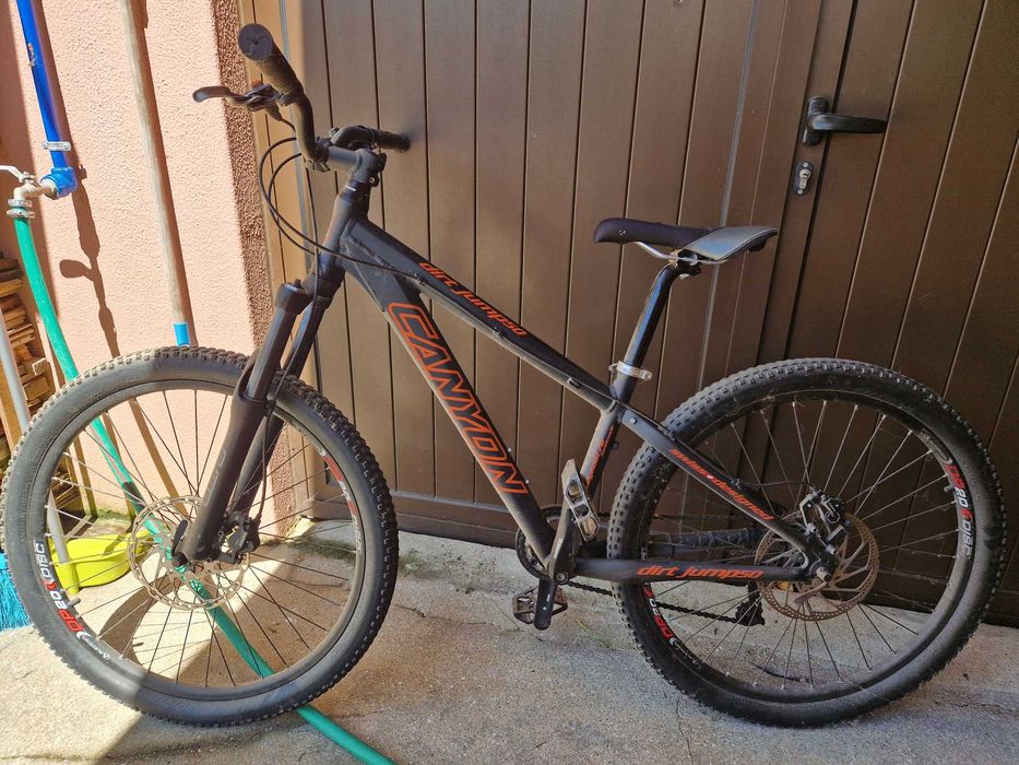 Bicicleta  Canyon dirt jump