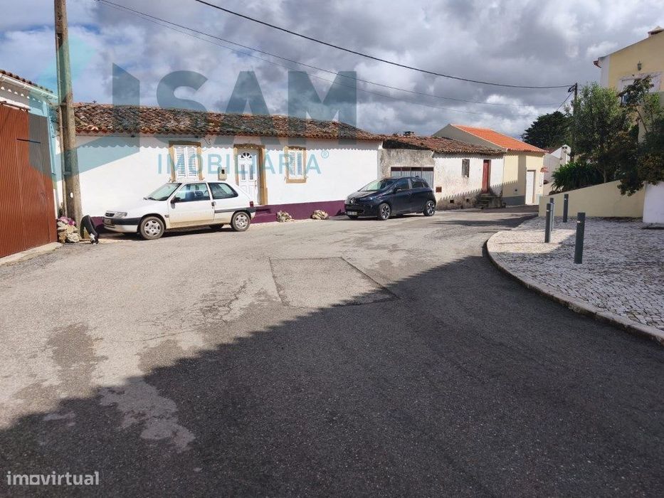 Moradia T2 para restauro no Vilar