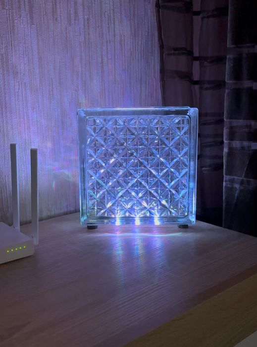 Світильник з склоблоку / Светильник с стеклоблока