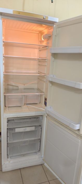 продам холодильник б/у LG 375EQ