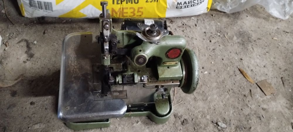 оверлок швейна машинка seiko GN1-2