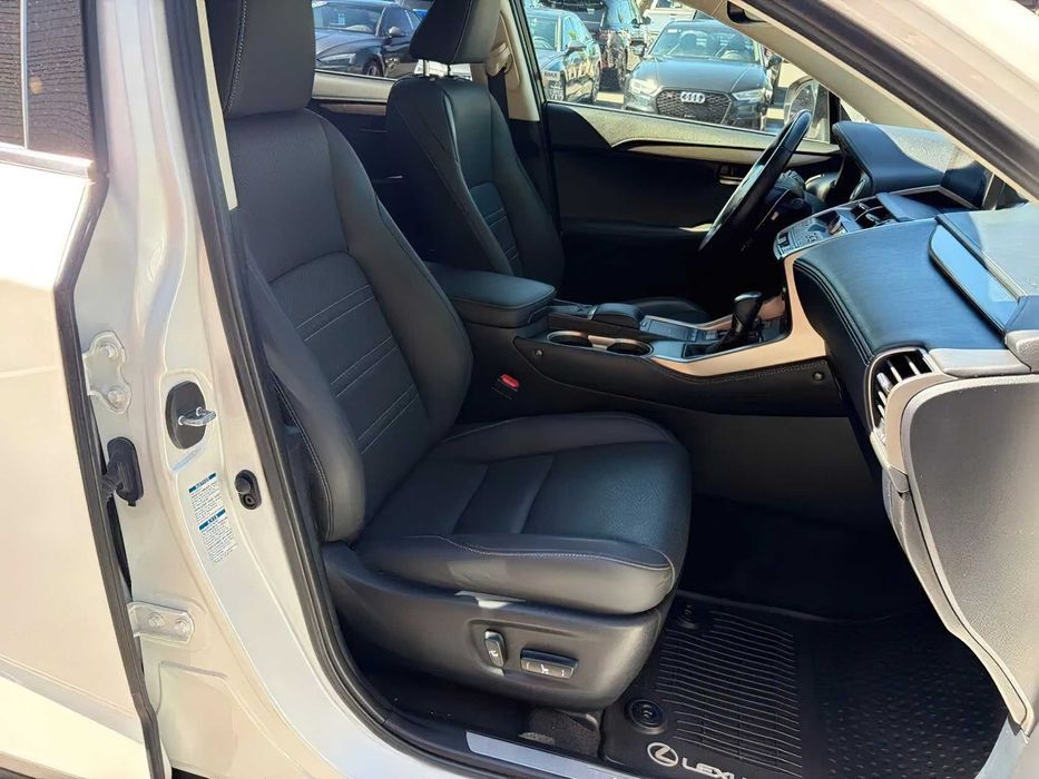 Lexus NX      2019