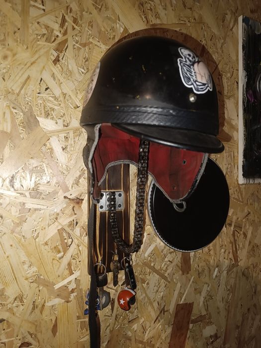 Suporte de Capacete + Chaveiro