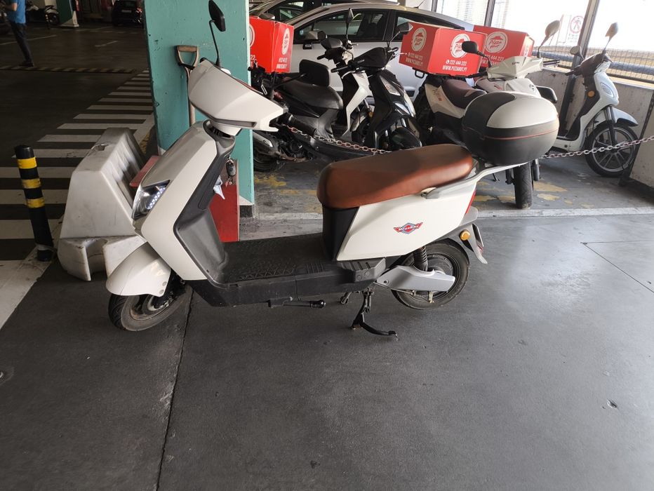Moto electrica city batería litio 60 v 30 ah