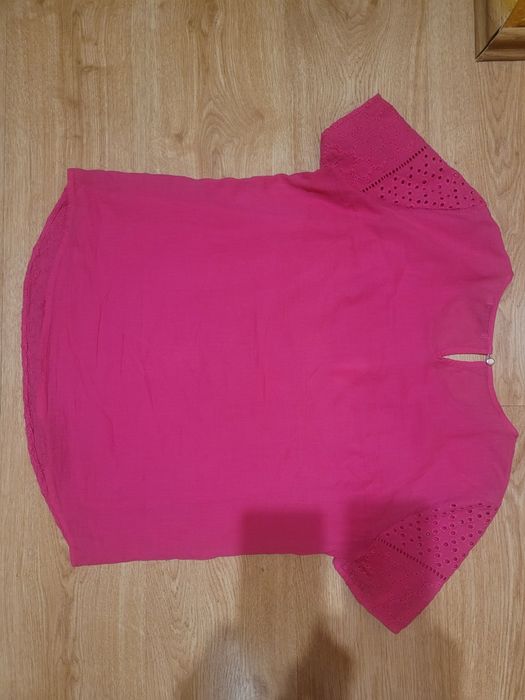 Bluzka z krótkim rękawem.