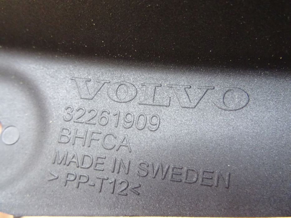 volvo xc60 ii chlapacz tył lewy błotnika 32261909 llu