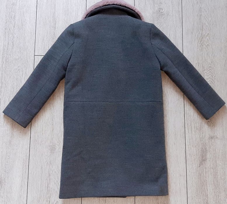 Фірмове пальто від Arin Apparel