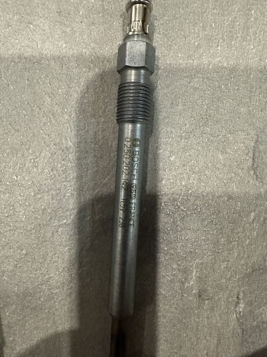 Нова Свічка накалу, розжарення Бош 0250202142 для мерседес, джип 2,7