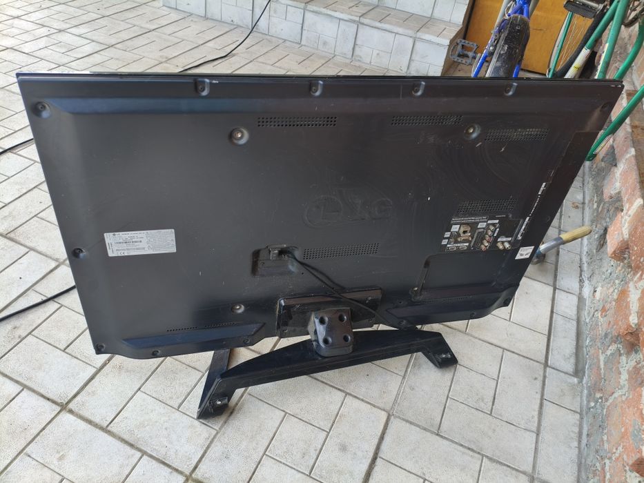 Lg 42LM615s телевизор