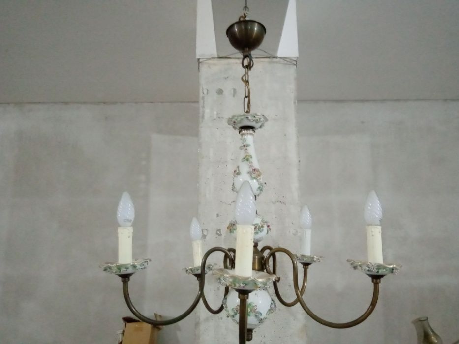 Vários Candeeiros para desocupar