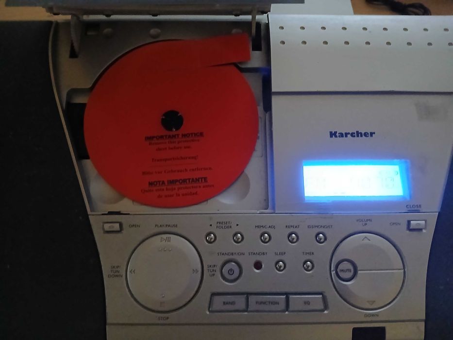 Sprzedam-odtwarzacz CD i kaset magnetofonowych plus radio(3w1).