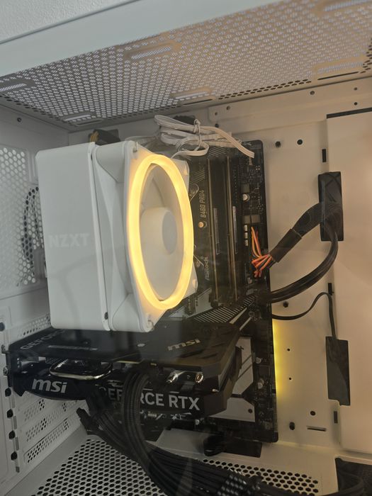 Torre gaming white i5 10400F +RTX4060TI 8GB msi+ 16gb 3200mhz+ Nvme 512GB vendo ou troco