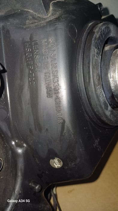 Lampa prawa chrysler 300 C  ring