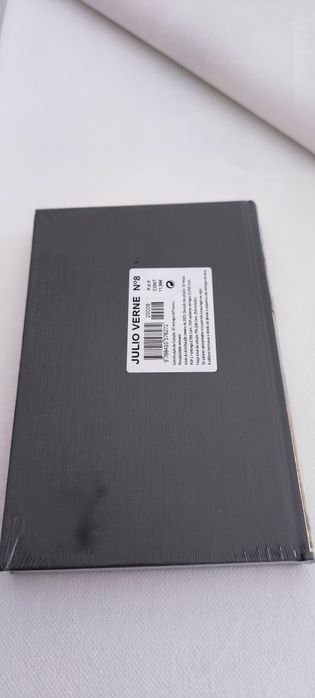 Livro novo embalado