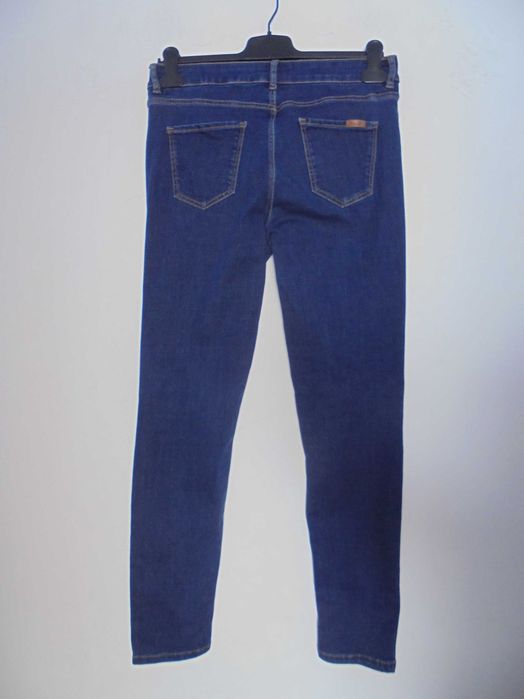 calça de mulher em ganga da marca Massimo Dutti