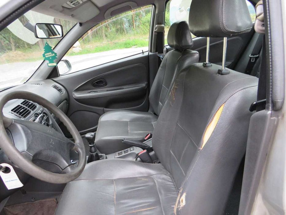 Mitsubishi Carisma 1.9TD de 1997 - Peças Usadas