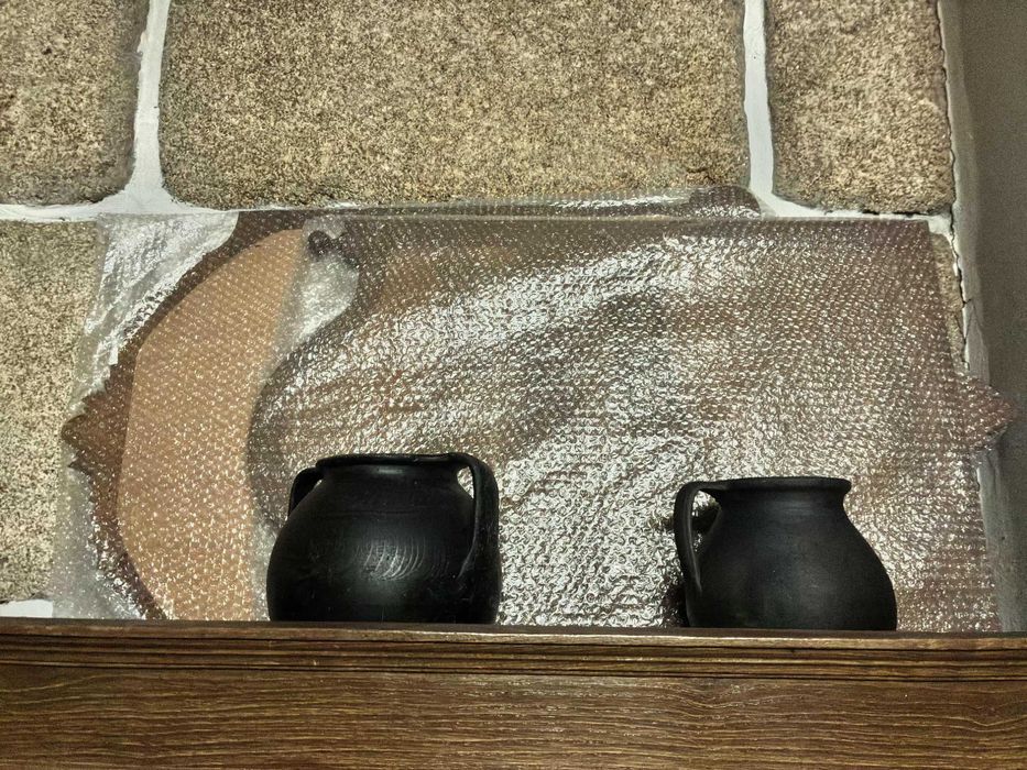 Conjunto roupeiro, espelho, cômoda e mesas de cabeceira madeira maciça