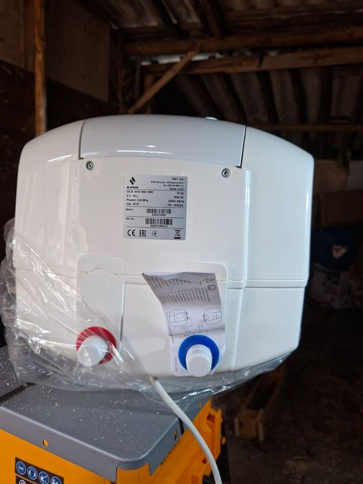 Elektryczny podgrzewacz wody 15L