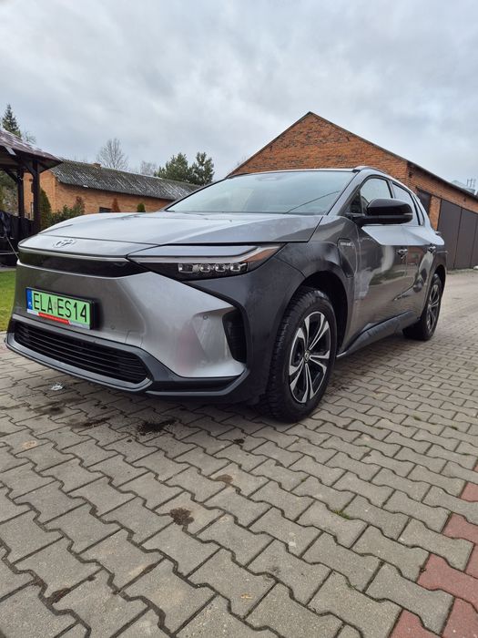 Toyota bz4x  bezwypadkowa salon polska