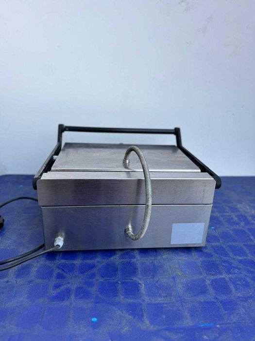 Продам контактний гриль URET STM