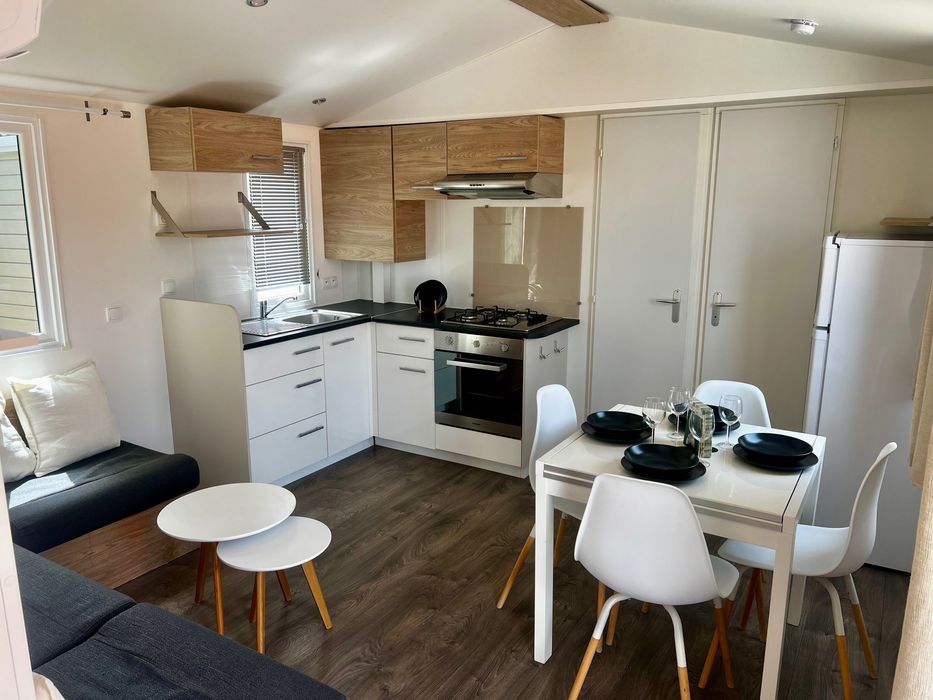 Casa Móvel IRM Eleganzia T2 – Como Nova + Terraço Oferta (Valor 2.160 €)