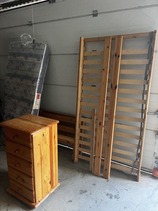 Mobilia de quarto juveil, cama e comoda, pinho nordico,