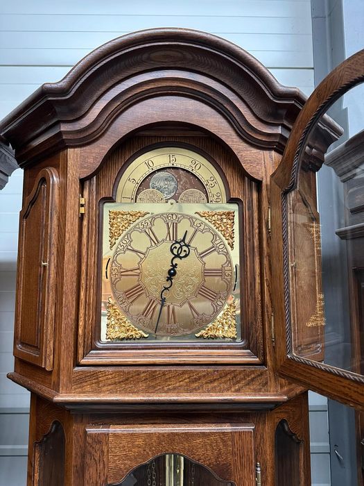 Zegar numer 8. Stojący kwadransowy. Transport cały kraj.