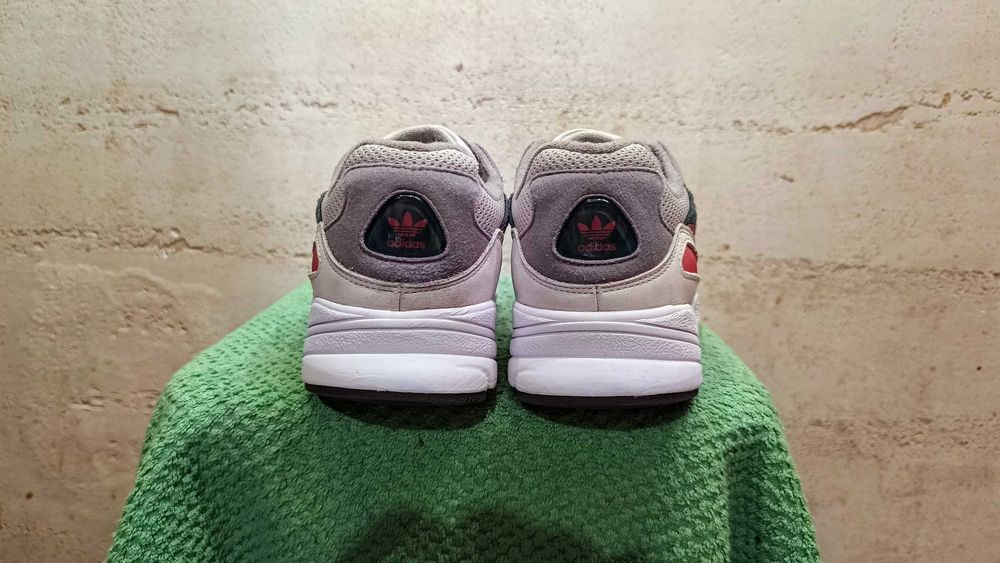ADIDAS YUNG-96 r.43 1/3 stan bardzo dobry