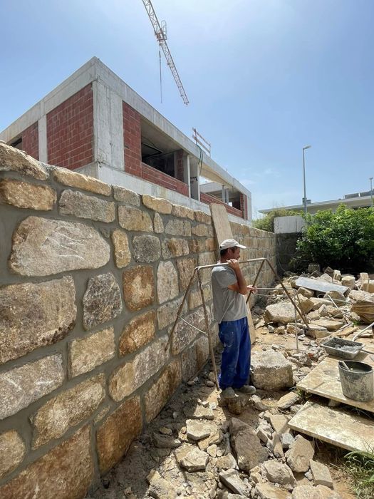 Muros em pedra alvenaria