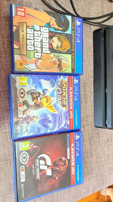 Playstation 4 + 3 jogos